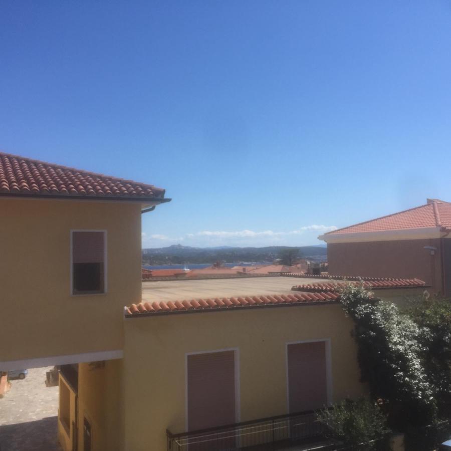 A Due Passi Hotel La Maddalena  Exterior photo